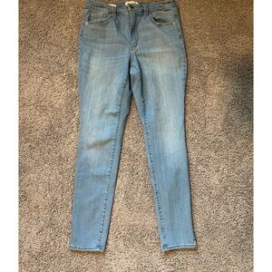 Universal Thread Light Wash Skinny Jeans